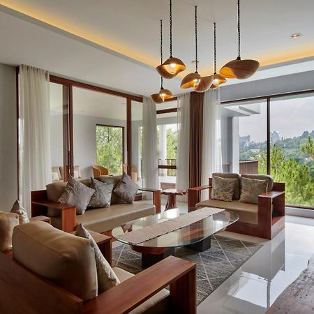 Anindya Hill View Villa 7 Bedrooms With A Private Swimming Pool Bandung Dış mekan fotoğraf