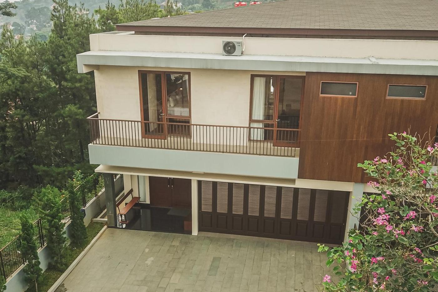 Anindya Hill View Villa 7 Bedrooms With A Private Swimming Pool Bandung Dış mekan fotoğraf